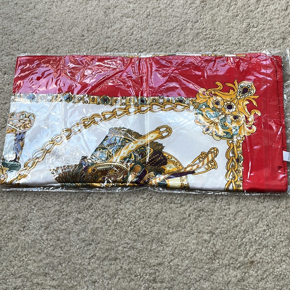 Back On 74 Scarf Square gold and red chain New Instant Upgrade - Picture 6 of 10